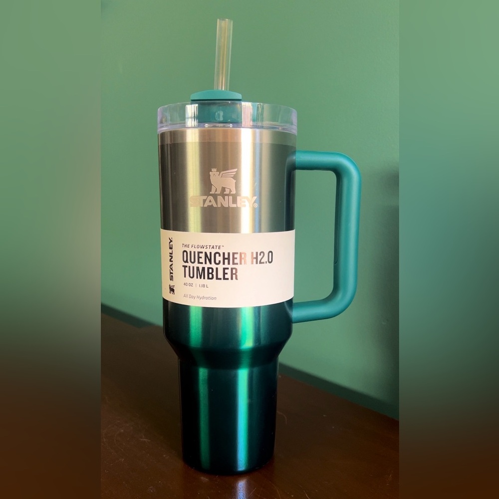 BRAND NEW W/ TAG Pine Gradient Stanley 30 oz. Quencher H2.0 Tumbler Green!